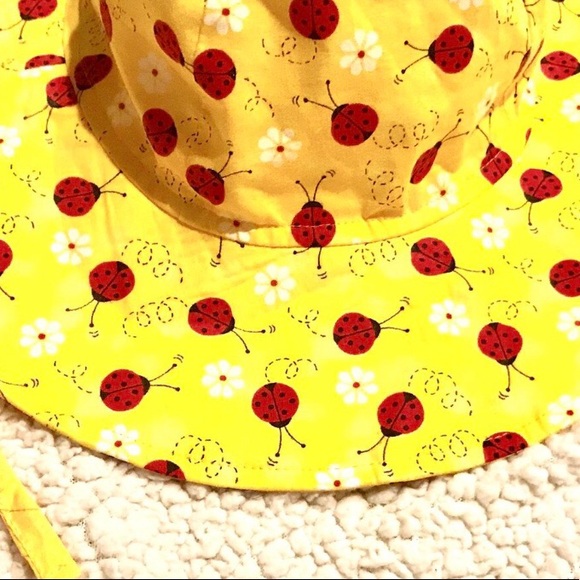 Yellow ladybug hat - Picture 3 of 3